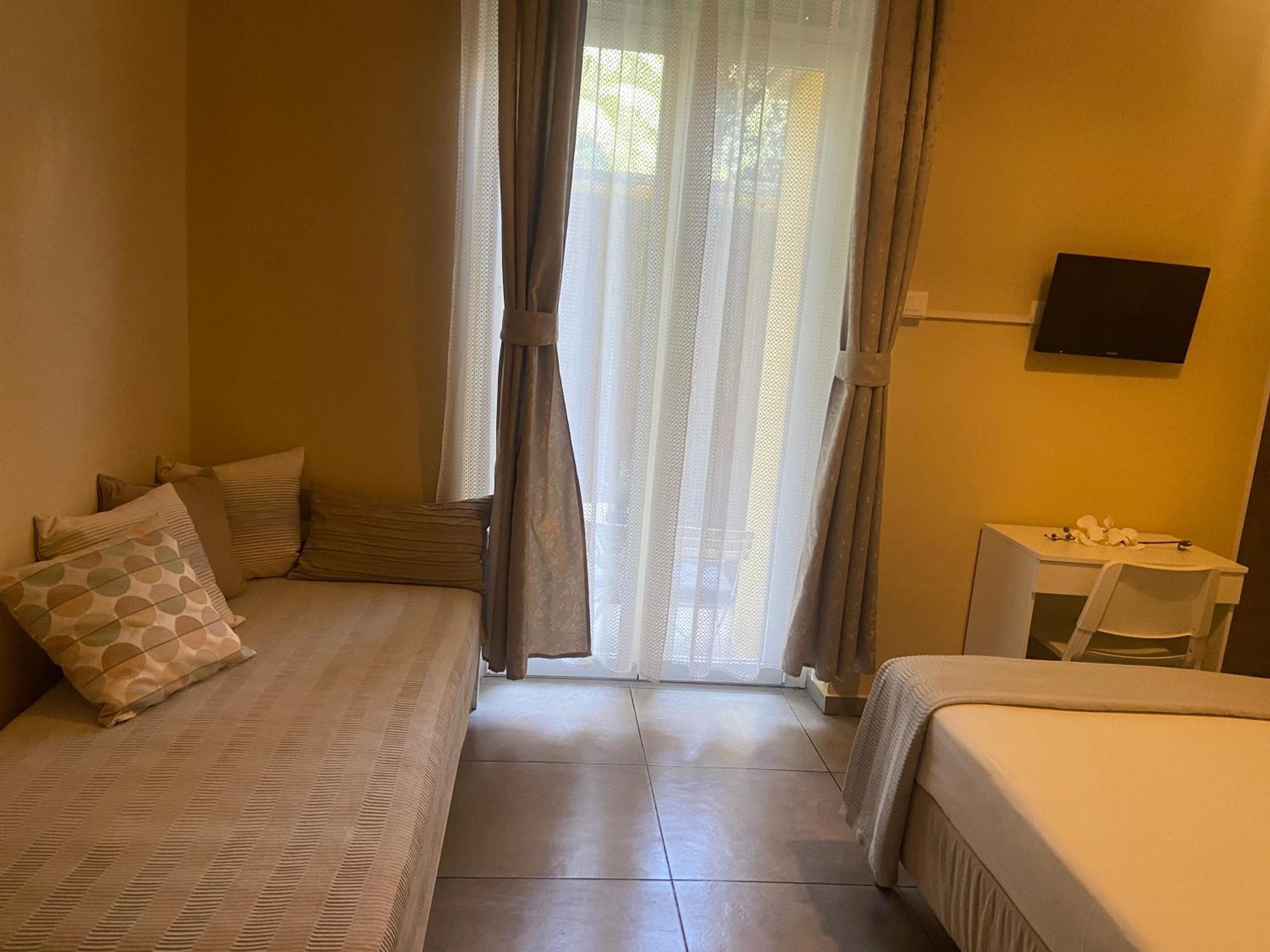 Paradise Inn Livorno Exterior photo
